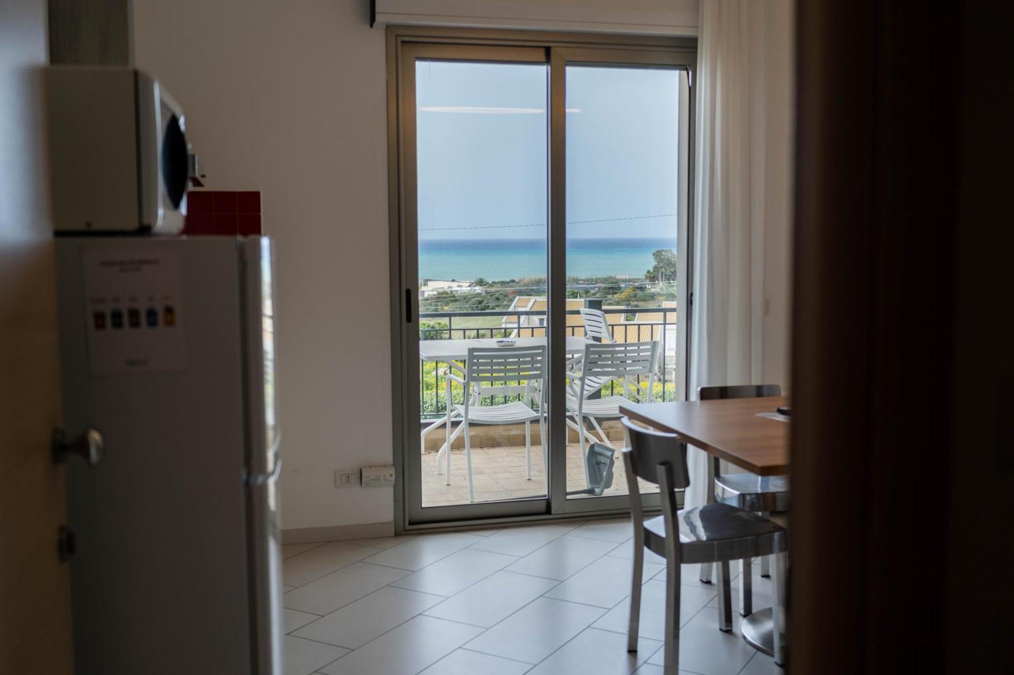 Sikelika Residence Sul Mare Scoglitti Bagian luar foto