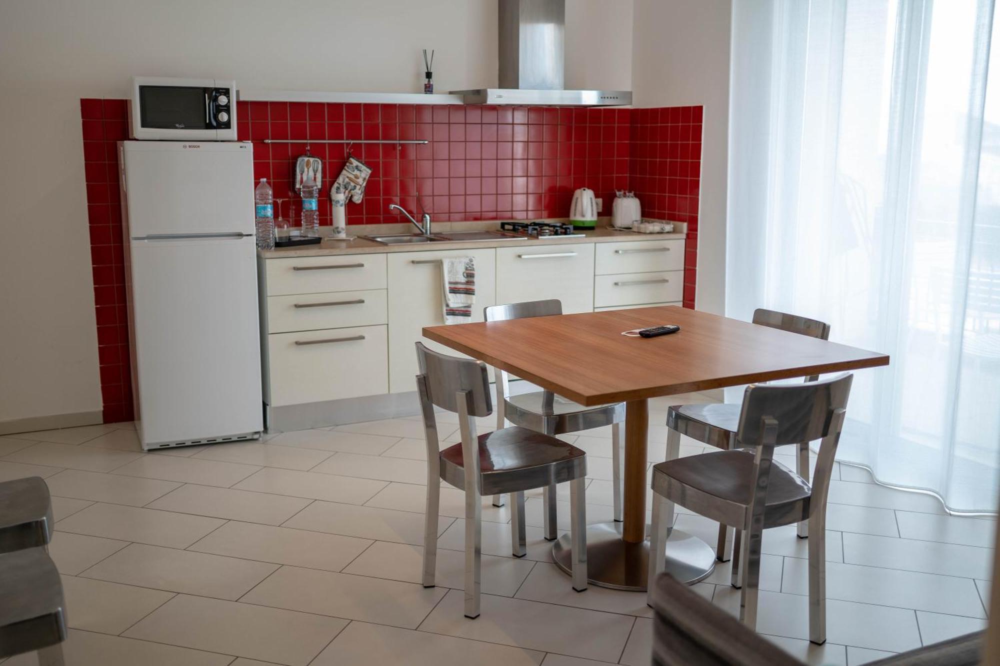 Sikelika Residence Sul Mare Scoglitti Bagian luar foto